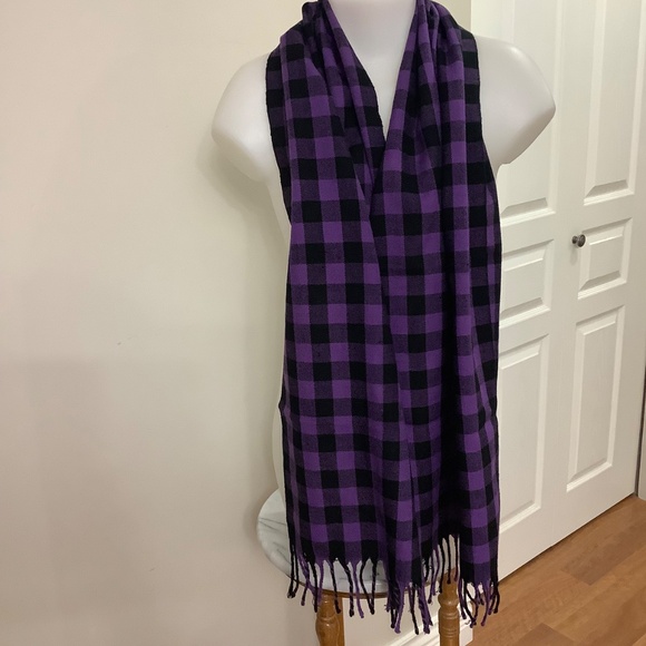 Gorgeous Purple Black Plaid Scarf Shawl - Picture 5 of 9
